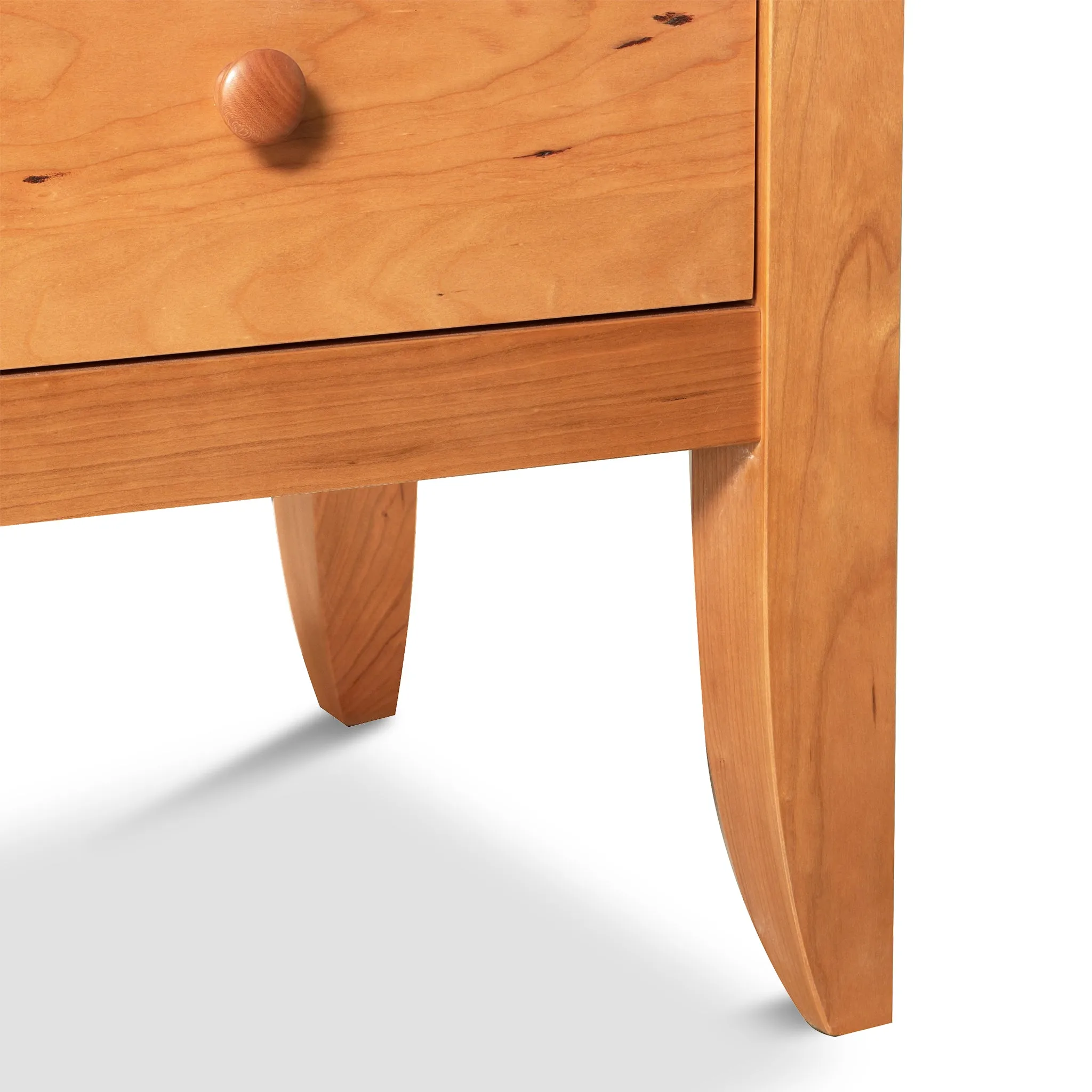 Bow Front 8-Drawer Dresser