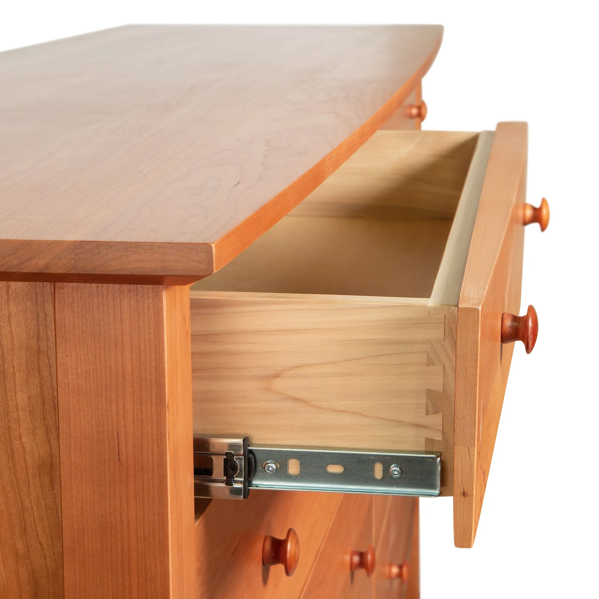 Bow Front 8-Drawer Dresser