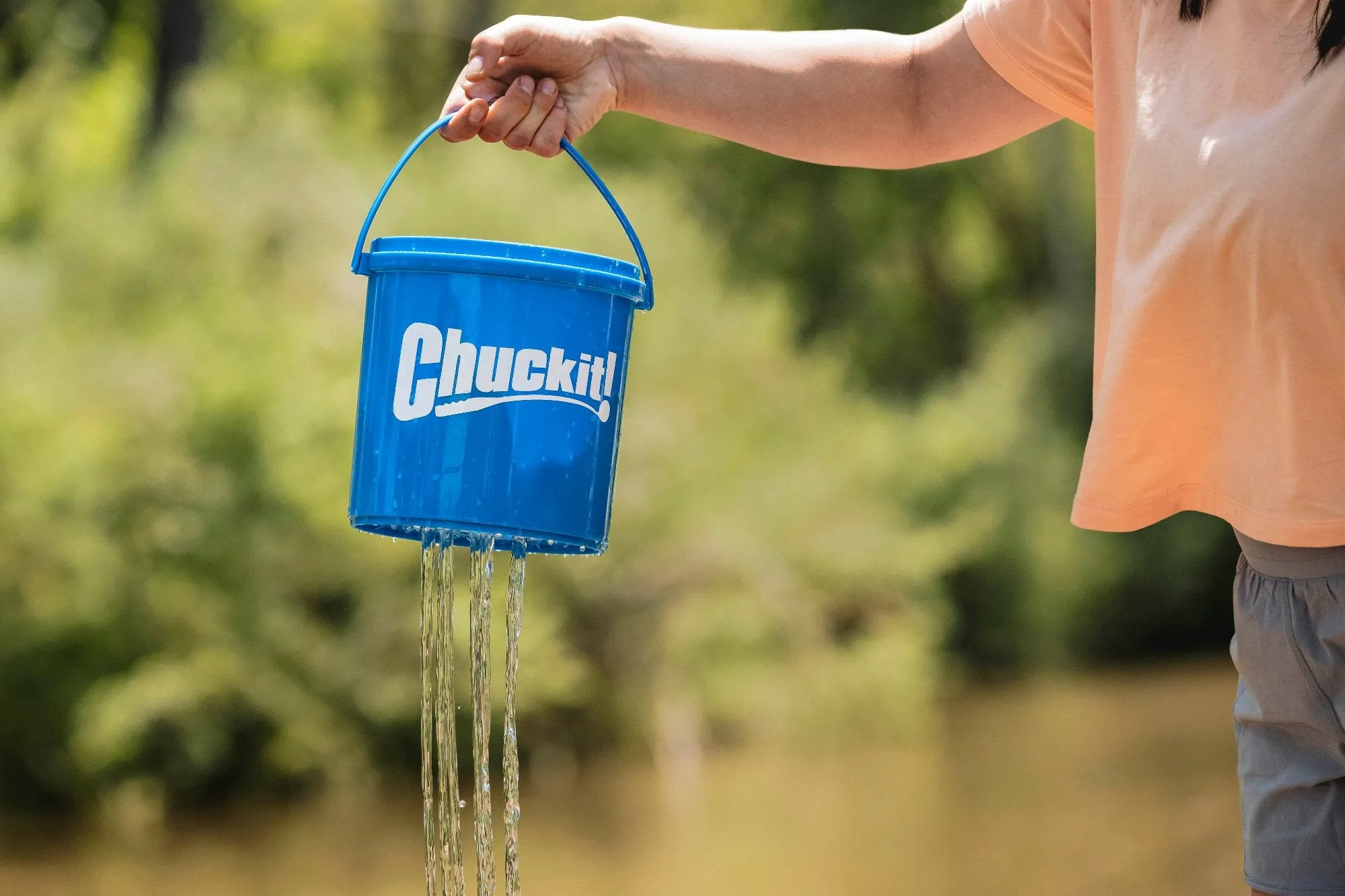 Chuckit! Bucket With Ultra Balls